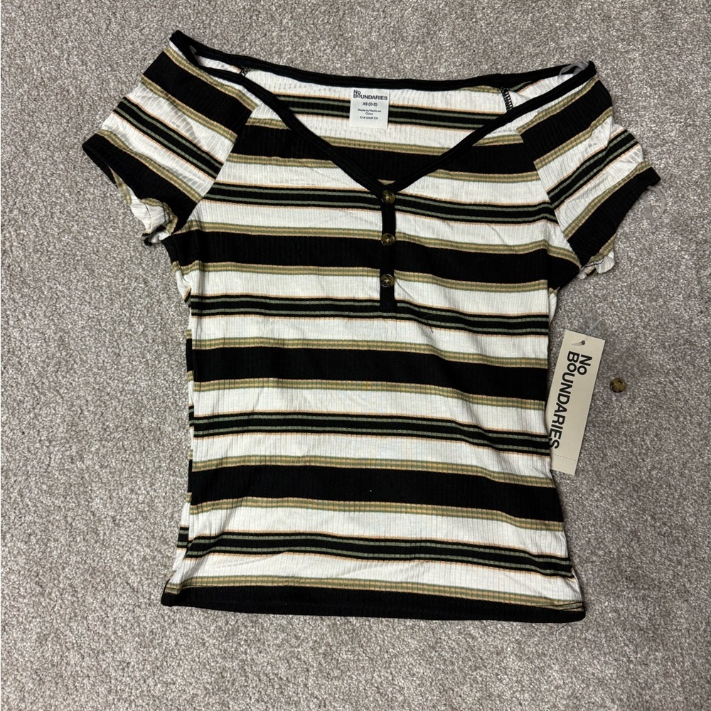 No Boundaries Black and White Fitted Buttoned T-Shirt